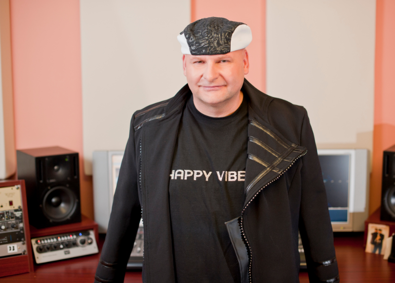 Biography / djhappyvibes.de